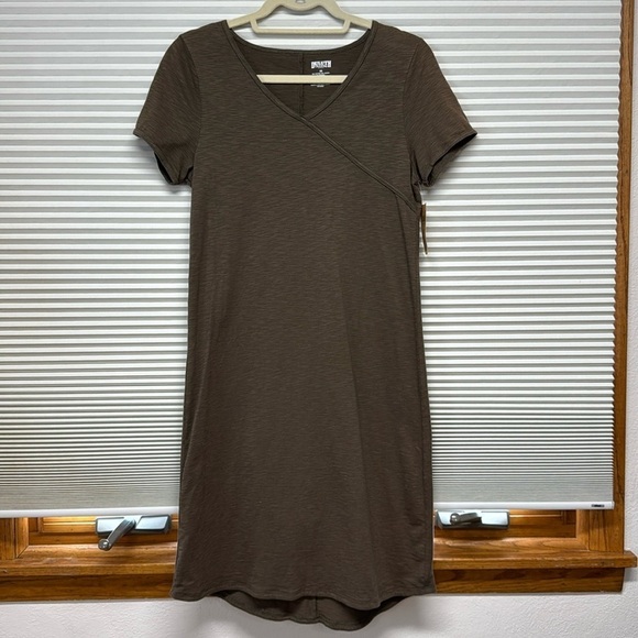 Duluth Trading Co. NWT Brown To ‘n’ Flow Short Sleeve Jersey Dress Size XS - Picture 1 of 6